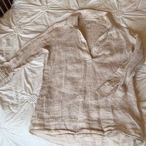 100% LINEN Vineyard Vines Cream Striped Top. V NECK, collar. XS